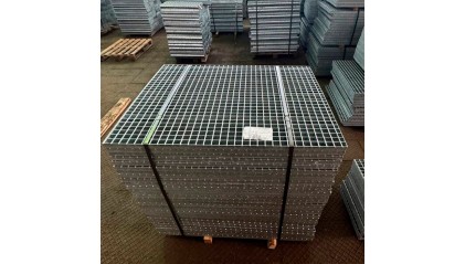 решетчатый прессованный настил P Zn 33x33 / 40x4 Ст3пс купить в Владивостоке