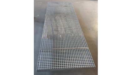 Решетчатый прессованный настил P 33x33 / 30x5 Ст3пс фото решетчатый прессованный настил P 33x33 / 30x5 Ст3пс купить в Владивостоке